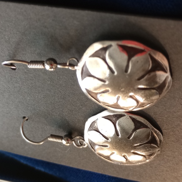 Daisy Sterling Silver Dangle Earrings - Picture 11 of 11
